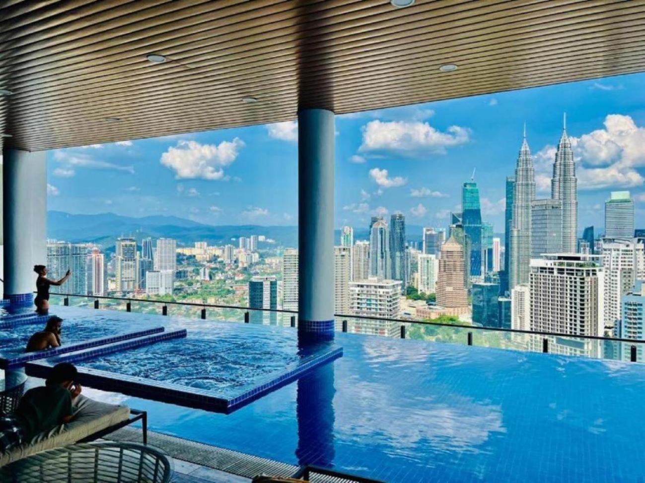 Apartamento The Luxe Colony Klcc By Sky Pool Kuala Lumpur Exterior foto