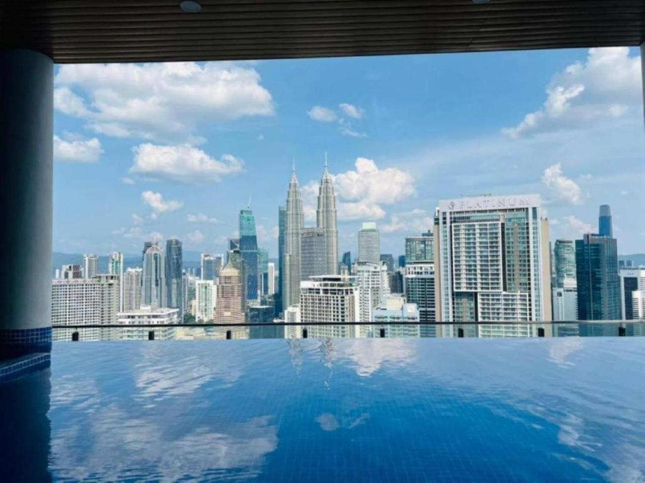 Apartamento The Luxe Colony Klcc By Sky Pool Kuala Lumpur Exterior foto