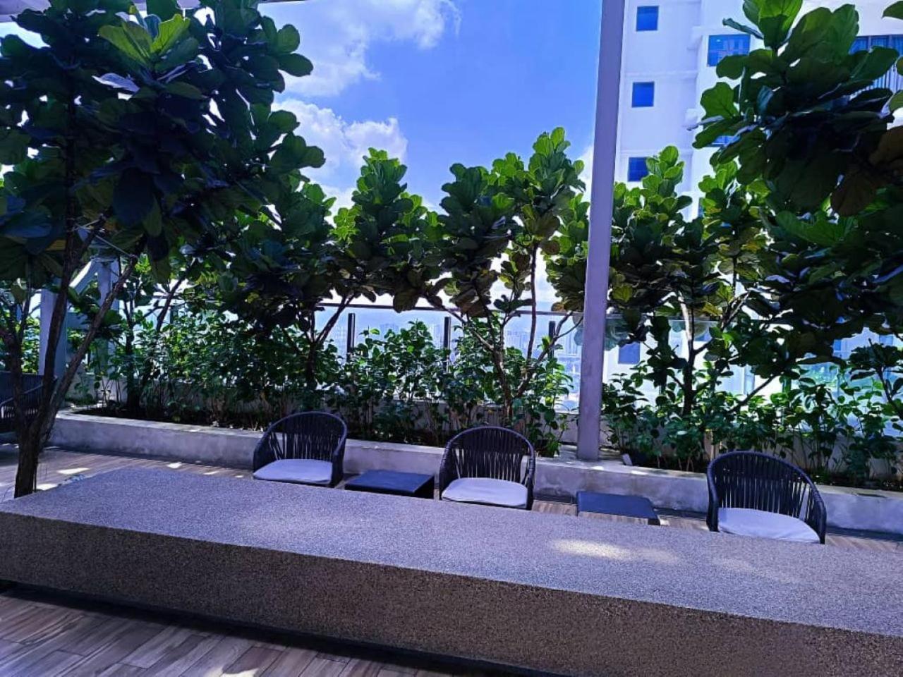 Apartamento The Luxe Colony Klcc By Sky Pool Kuala Lumpur Exterior foto